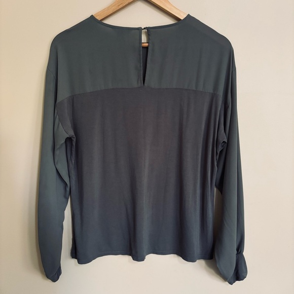 RW&CO.| Chic Charcoal Long Sleeve 2-Tone Knit/Chiffon Cuffed Blouse Sz L - Picture 4 of 6